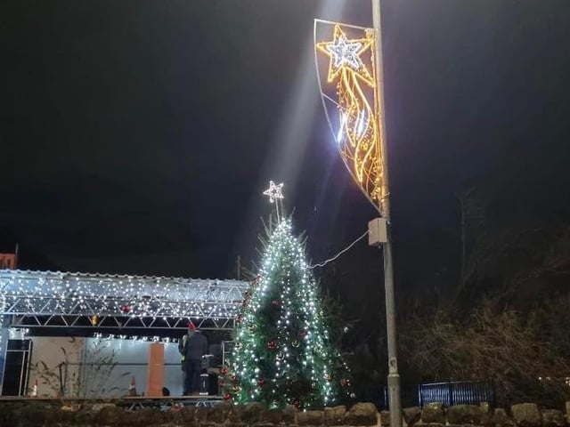 Just some of the glorious Christmas lights bringing a festive feel to Pleasley village. The Pleasley Christmas lights event was the culmination of lots of hard work and dedication by a group of volunteers