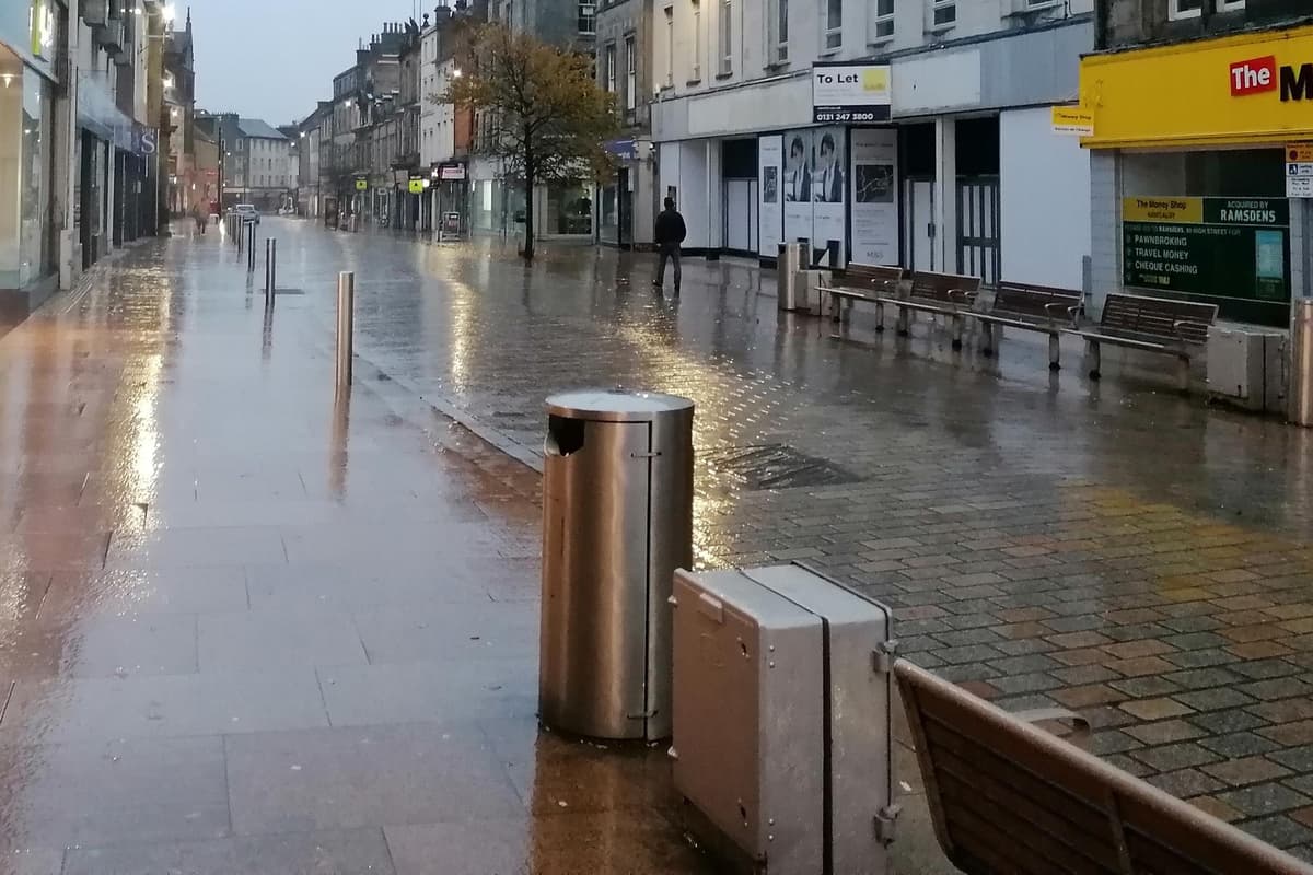 £25,000 plan to replace Kirkcaldy High Street’s out of date litter bins - many are beyond repair