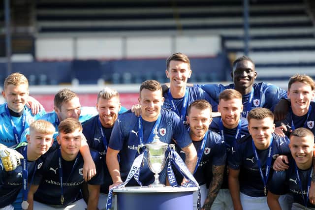 Kyle Benedictus (centre) (Pic: Fife Photo Agency)