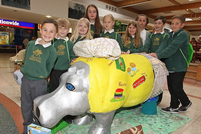 Falkland Primary School pupils with their decorated hippo.