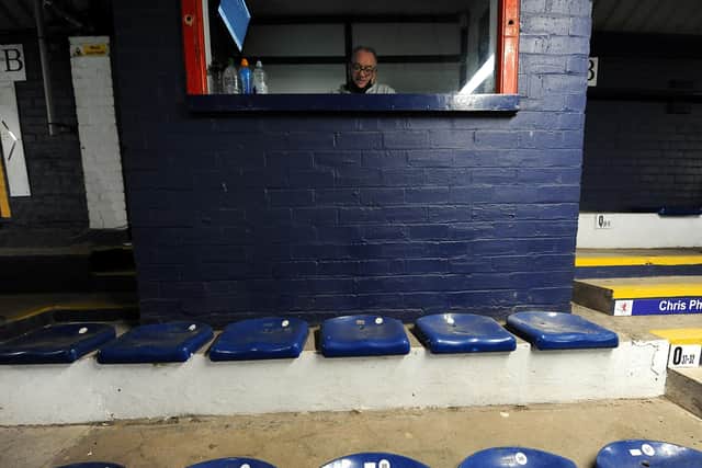 Val McDermid's empty seat in front of commentators box (Pic:  Fife Photo Agency)