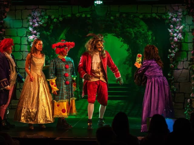 The cast of Ya Wee Beauty & The Beastie on stage (Pic: Lewis Milne)