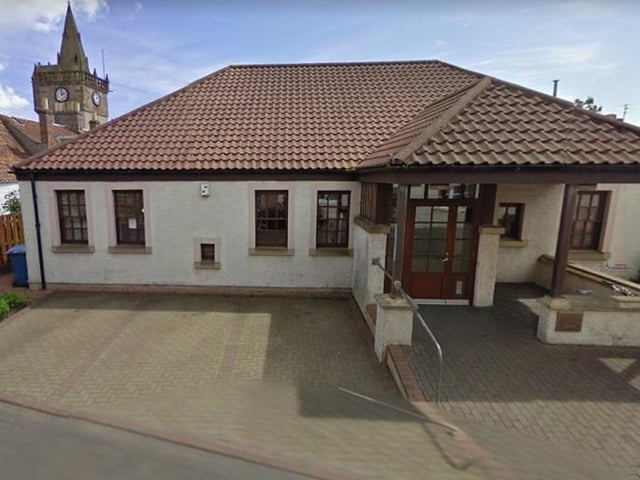 There are 1041 patients per GP at Coast Health, Pittenweem.
In total there are 5203 patients and five GPs.