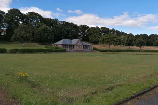 Ravenscraig Park, Kirkcaldy - the bowling green which is overgrown, and the clubhouseis  boarded up