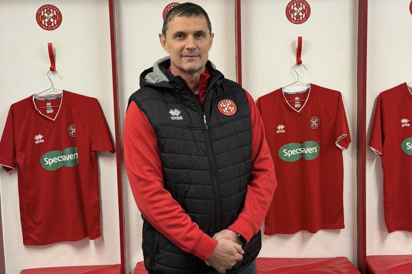 Glenrothes FC boss Paul Beveridge hits out at 'two to three-hour ambulance wait' after player suffers agonising knee injury