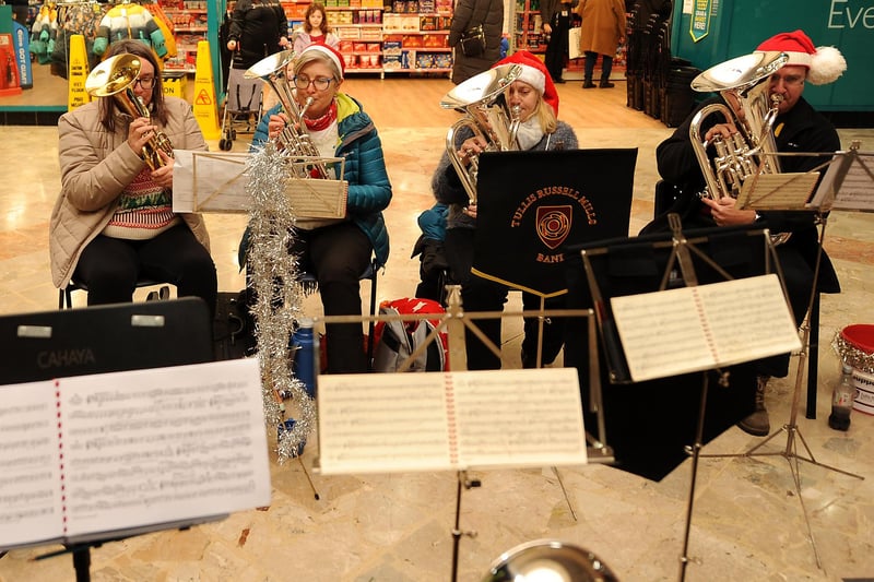 Tullis Russell Mills Band entertained the crowd with some festive tunes.
