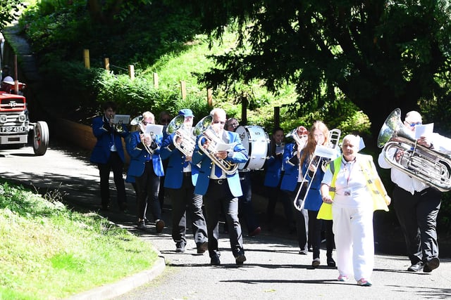 Dysart Brass Band lead the gala procession