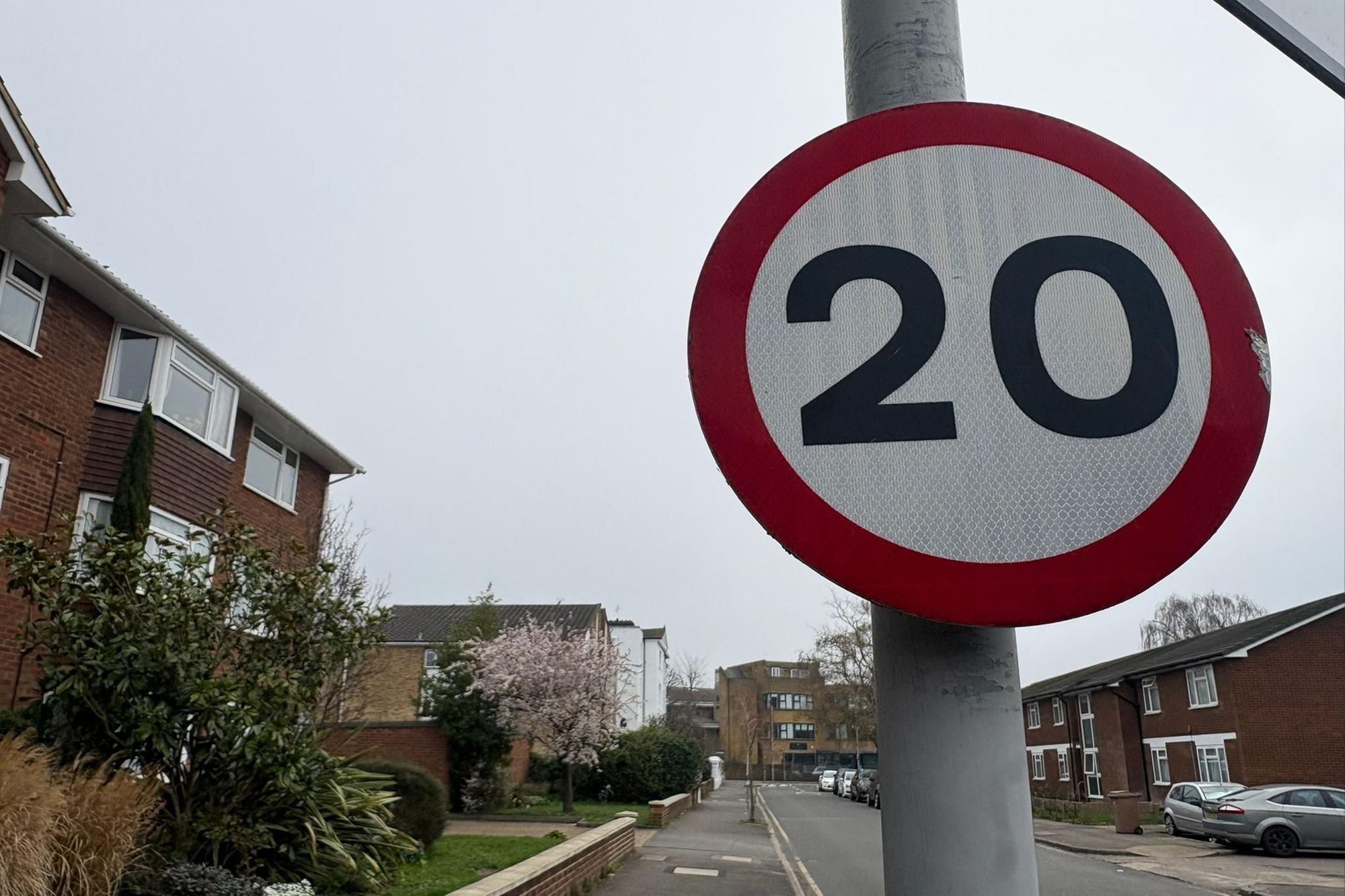 Kirkcaldy councillors rubber-stamp 20mph speed limits in town - with some exceptions