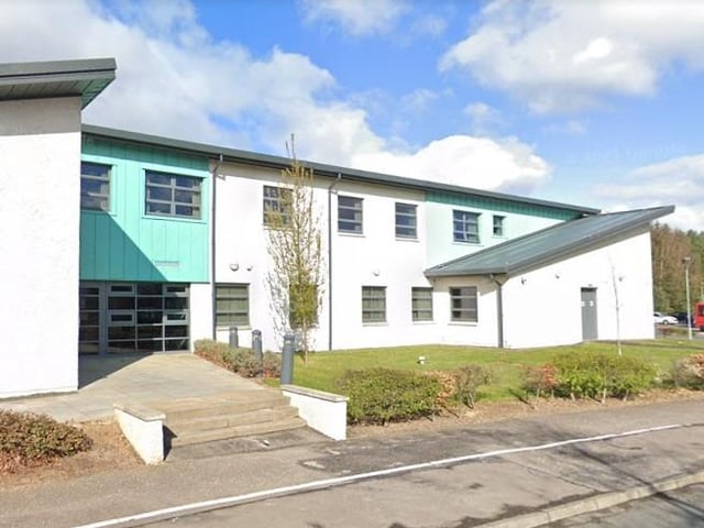 There are 1547 patients per GP at The Lomond Practice, Glenrothes.
In total there are 10,317patients and seven GPs.