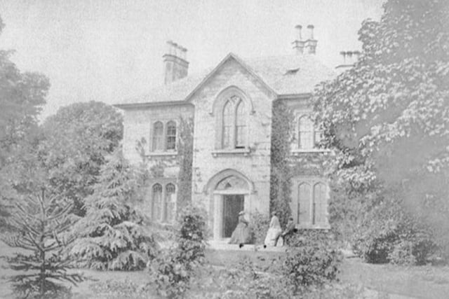 Photograph of house in late 1800s.