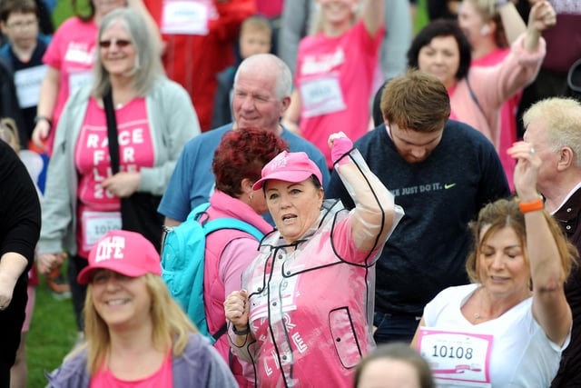 Dixie, from Kirkcaldy's Heritage Bar, warms up for the Race For Life