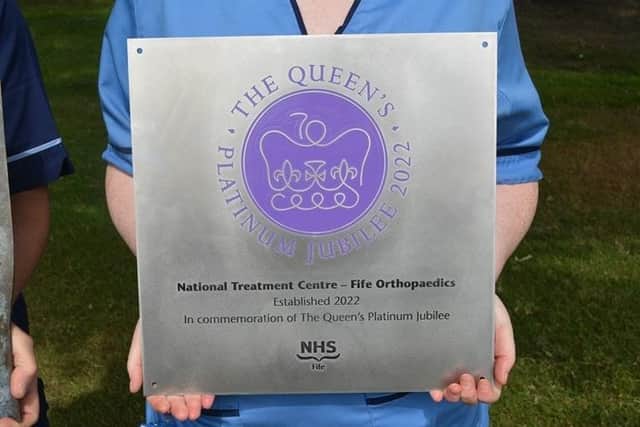 The design of the new plaque mirrors one commissioned to commemorate Queen Victoria’s Diamond Jubilee in 1897.