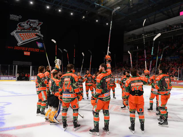 Sheffield Steelers acknowledge the fans on their return t home ice (Pic: Dean Woolley)