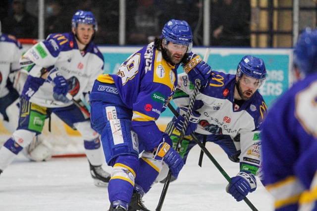 Chris Lawrence, Forward
He gave Flyers a much needed zap of energy, confidence and grit when he joined late last season.
A broken ankle curtailed his campaign, but, healed and fit, he returns to lead from the front from day one and should be a key figure.
A face-off expert who also stands his ground front of net, he is what Fife have been crying out for since Evan Bloodoff left in 2019.