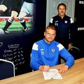 Lars Lokotsch signs for Raith with assistant boss Paul Smith