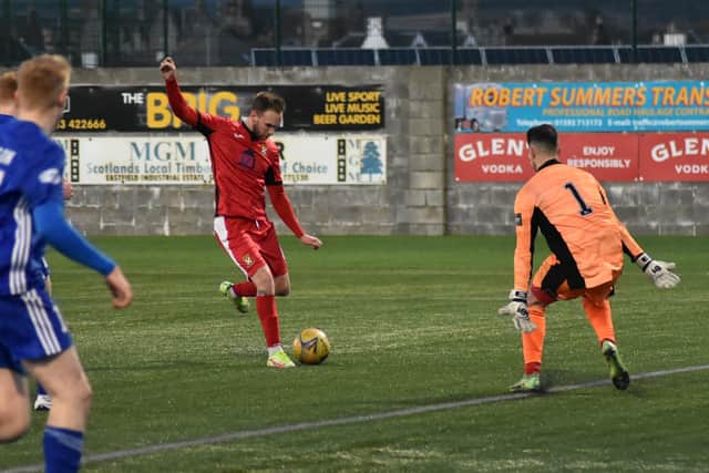 Scott Mercer had an excellent late chance to secure the three points. All pics by Kenny Mackay