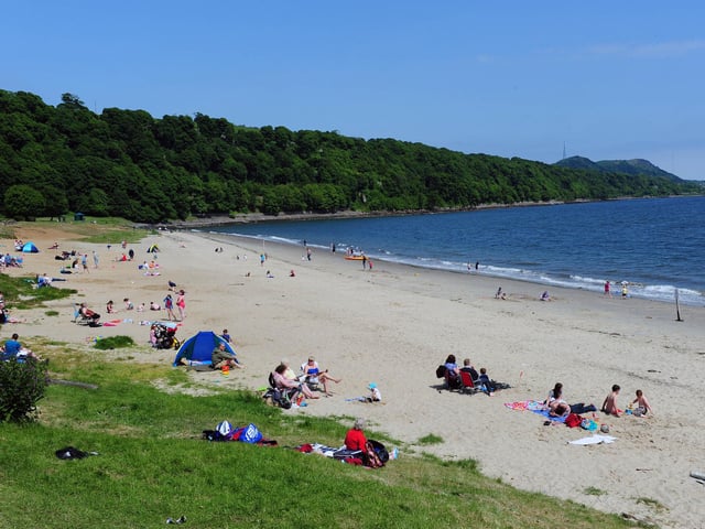 The popular Aberdour Silver Sands has been awarded Scotland's Beach Award from Keep Scotland Beautiful for the last 33 consecutive years.