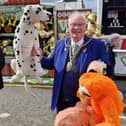 Provost Jim Leishman opened the Links Market and then went on a tour of the stalls - and won a few prizes (Pic: Fife Free Press)