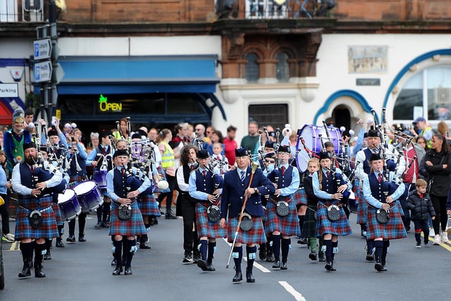 Pipers lead the parade through the town centre (Pic:  Fife Photo Agency)