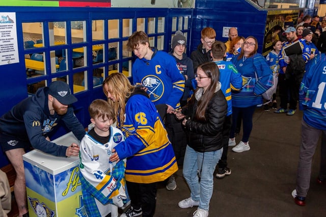 At the queue for post game autographs with Shane Owen, Kyle Osterberg and Troy Lajeunesse
