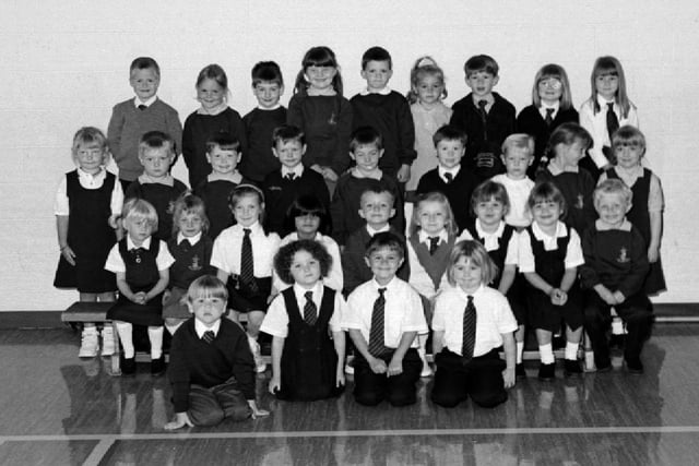 The P1 intake at Kinghorn Primary School in 1998.