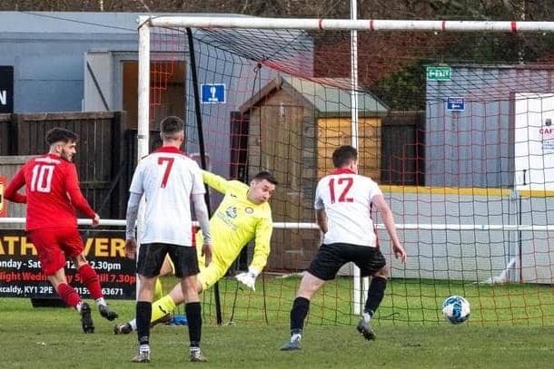 John Smith (1st left) scores first goal for K & D against Rosyth (Pic by Julie Russell)