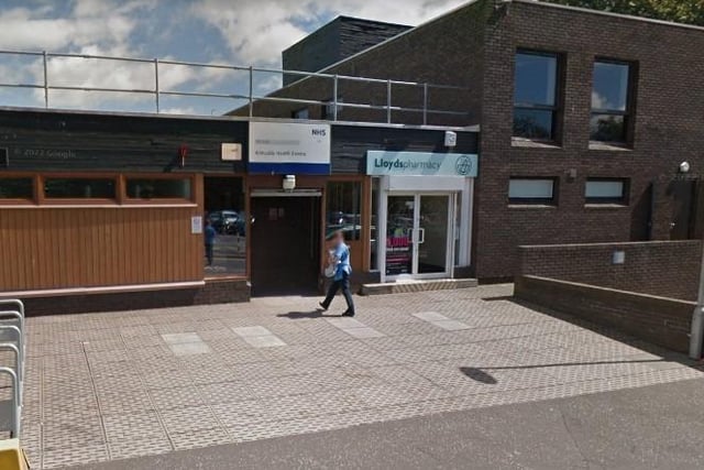 There are 2125 patients per GP at Drs Fordyce & Lempke,  Kirkcaldy Health Centre, Whyteman’s Brae.
In total there are 6375  patients and three  GPs.