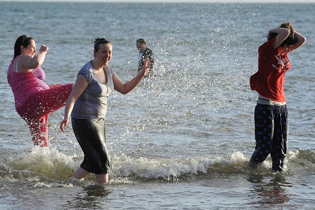 Loony Dookers in the water in Kirkcaldy on Ne'er Day 2012