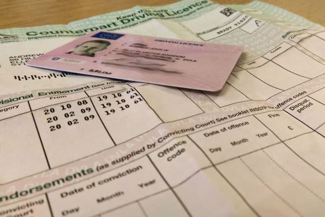 Paper License Warning as paper driving licence changes take effect