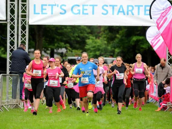 The start of last year's Race for Life in Kirkcaldy.  Pic: Fife Photo Agency.