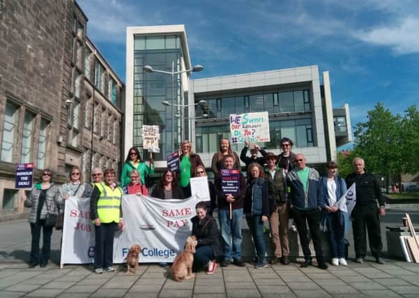 Fife College Lecturers on strike outside the St Brycedale campus on 17/05/17