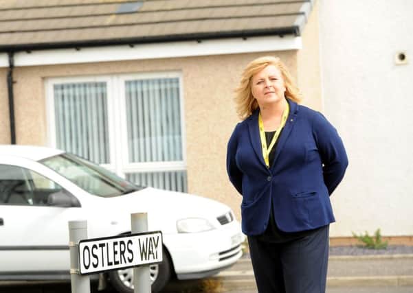 Carol Lindsay says residents have concerns about speeding on Ostlers Way. Picture: Fife Photo Agency