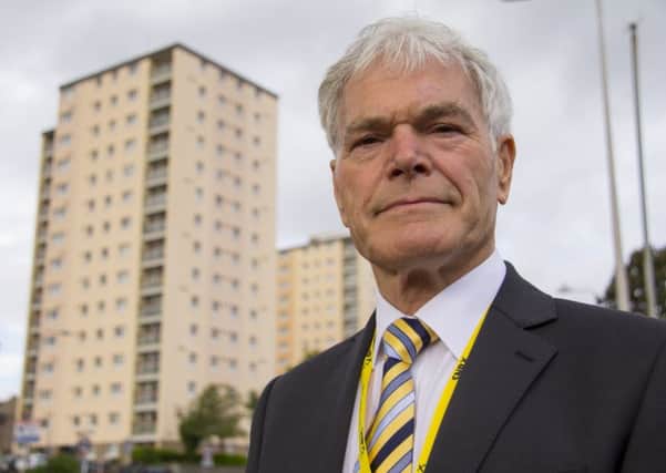 Kirkcaldy councillor Rod Cavanagh will meet with Ravenscraig  tenants following Fife Council's reassurances.