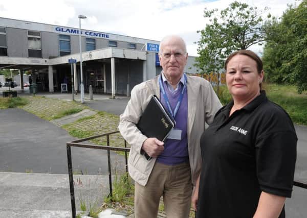 Zoe Walling, the owner of the Dixon Arms at the Glamis Centre in Glenrothes, with  Cllr Ross Vettraino (Pics by George McKluskie)