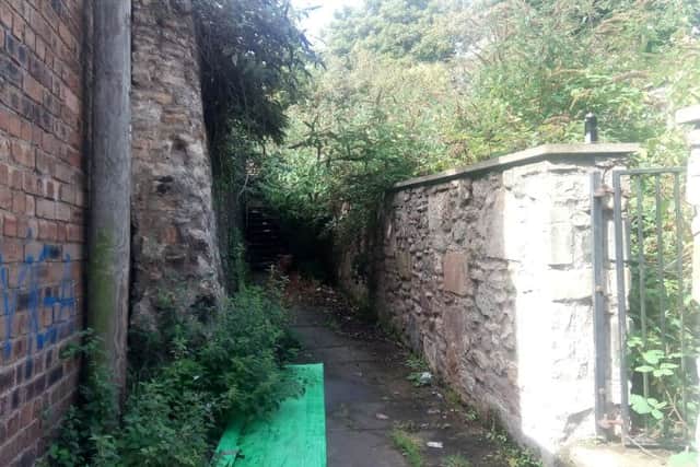 The back stair and path which leads to the east end of Kirkcaldy High Street.