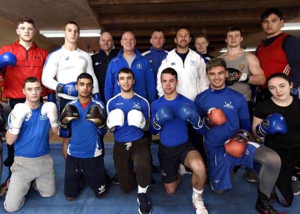 Kingdom Boxing Club - Seaforth Place - Kirkcaldy - Fife -  Commonwealth Games boxers training at the club - with (centre) Boxing Scotland coaches MIKE KEANE, RAY GIBSON, CRAIG MCEVOY, NIALL CLARK and DAN JEFFERSON from Sport in Scotland -  credit- WALTER NEILSON