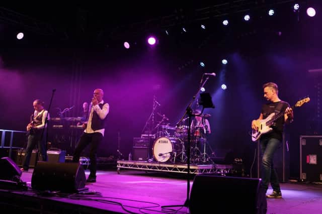 Alive and Kicking UK - Simple Minds tribute band.
