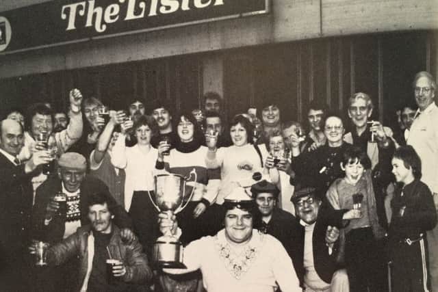 Jocky Wilson with Lister Bar regulars in Kirkcaldy after becoming Woirld Champion 1982. (Pic FFP).