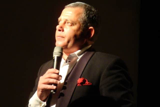 Moray Innes performed the lead role in Sinatra: The Final Curtain. It was written by John Murray and debuted at the Edinburgh Festival in August 2013.