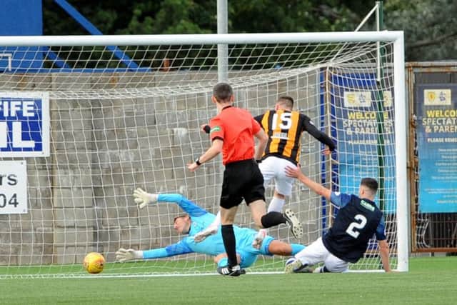 East Fife striker Anton Dowds scores to make it 1-1
