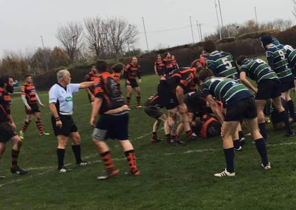 Waid try to force their way up the DUMS end. Pic by Gordon Guthrie.